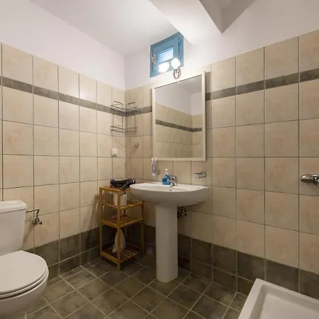 Beachside 2 Bedroom * Naousa (Paros)